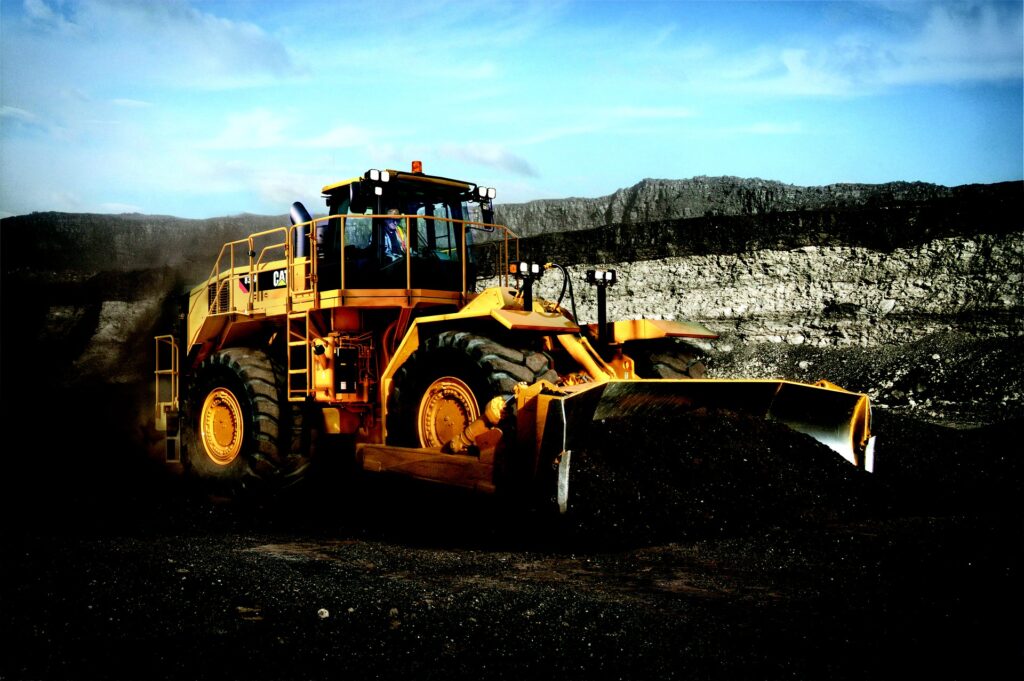 wheel tractor 2580466 1920